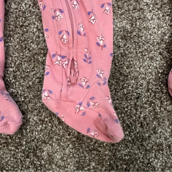 Set of 2 Carter's Pink Floral Baby Girl Footies Pajamas “Little Sister” twins 9M - Picture 3 of 6